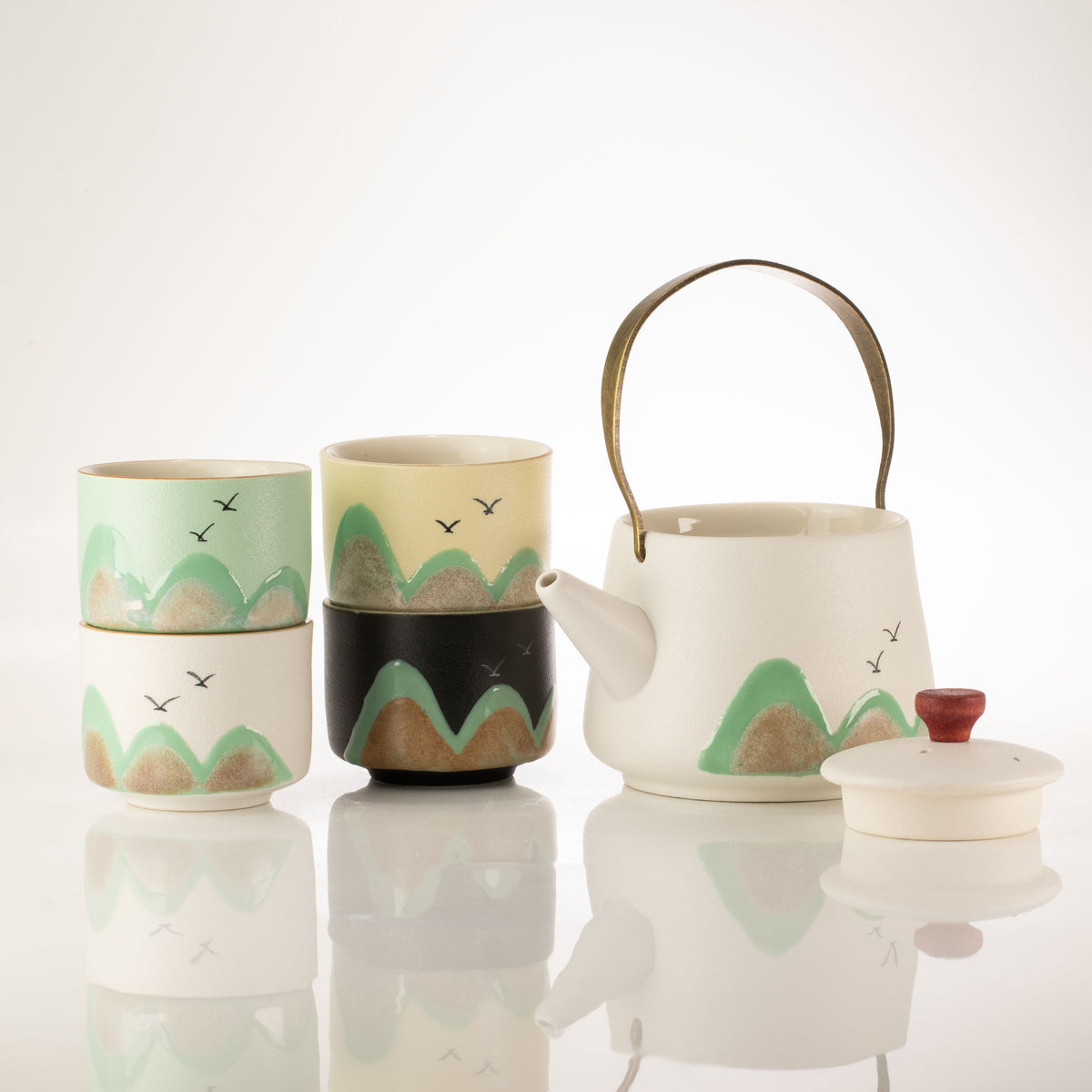 Thousand Miles Ceramic Tea Set — Teapot, 4 Cups & Ceremonial Cloth | Bamboo Grip