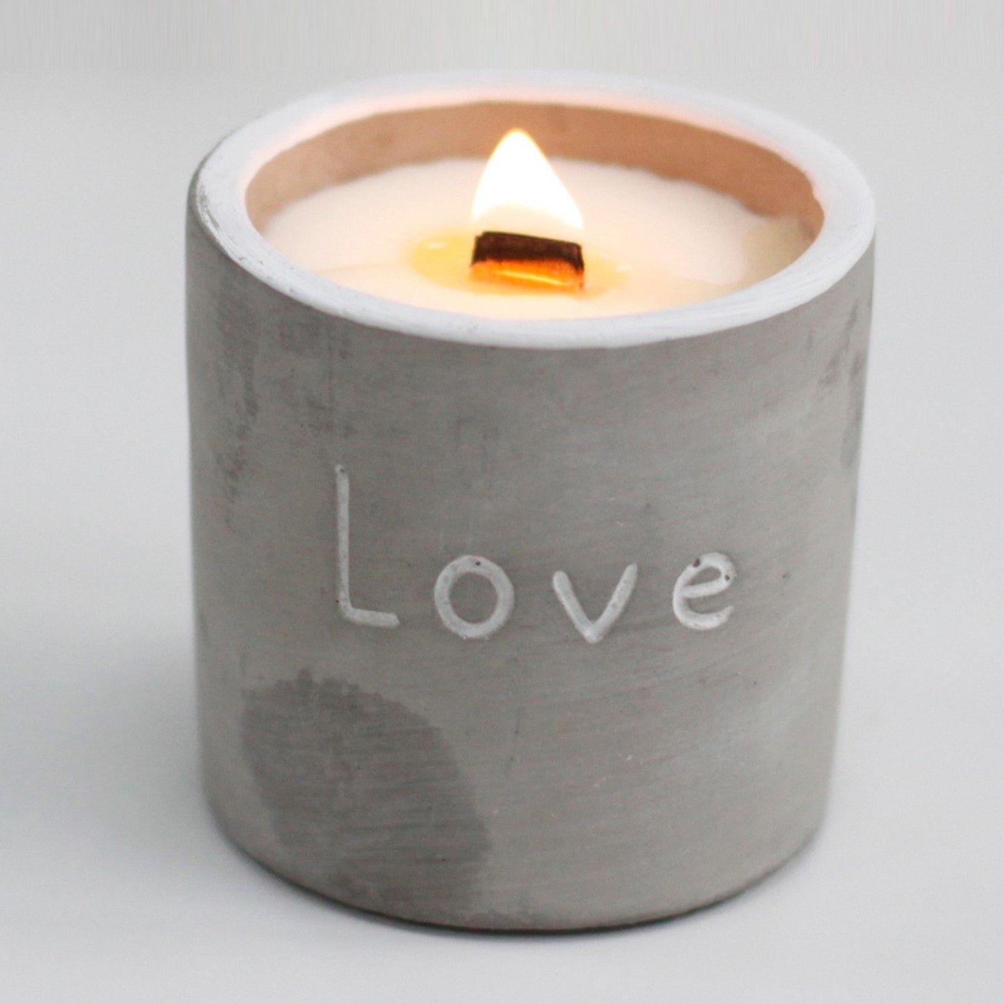 Purple Fig & Cassis Concrete Candle | Wooden Wick | Medium Pot | Amber & Calm