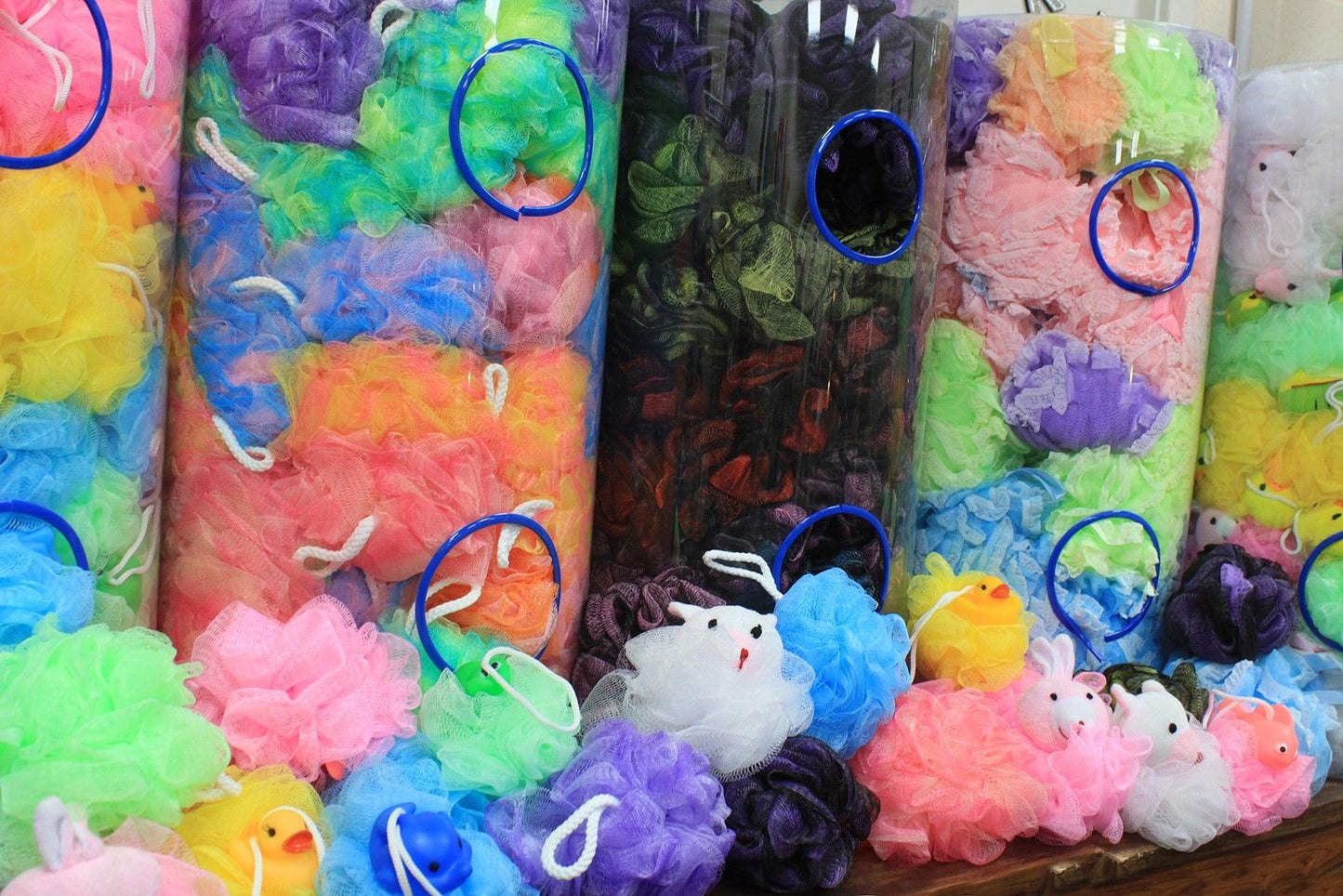 Squeaky Bath Scrunchie | Fun Novelty Body Scrubber | 30g | Amber & Calm