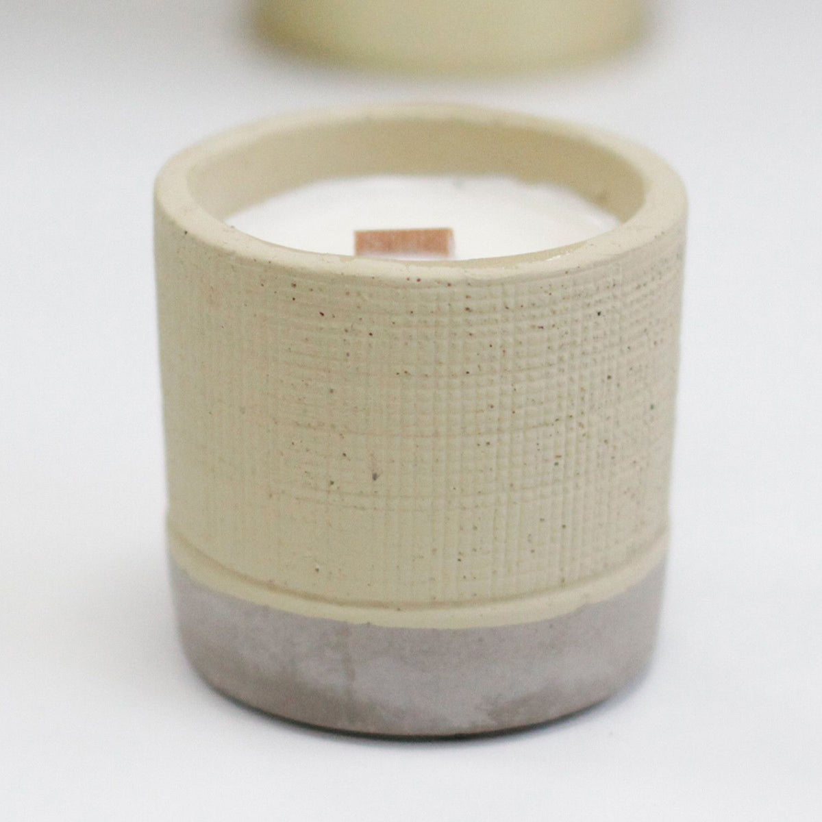 Coffee in the Club Concrete Candle | Wooden Wick | Grey Pot | Amber & Calm