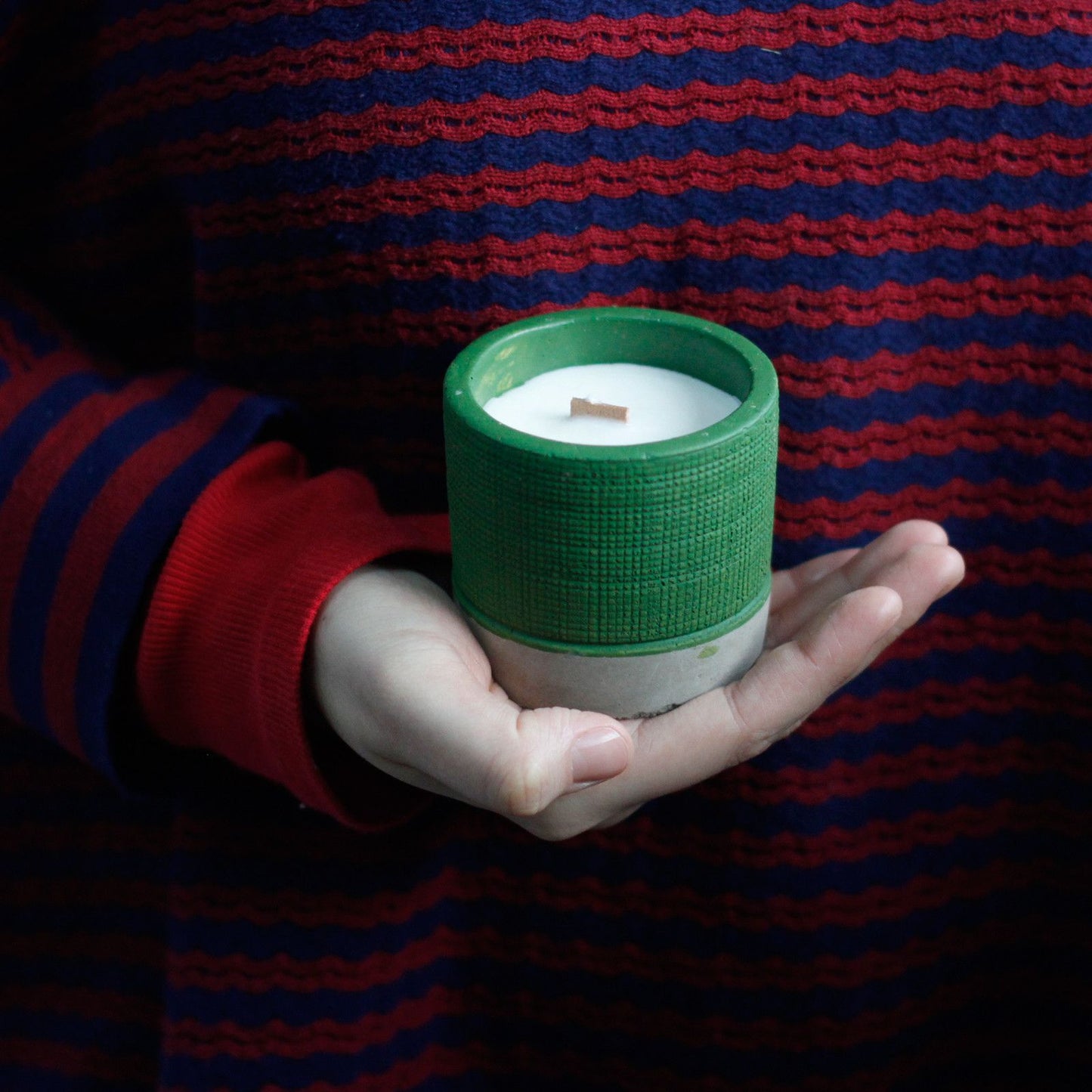 Coffee in the Club Concrete Candle | Wooden Wick | Grey Pot | Amber & Calm
