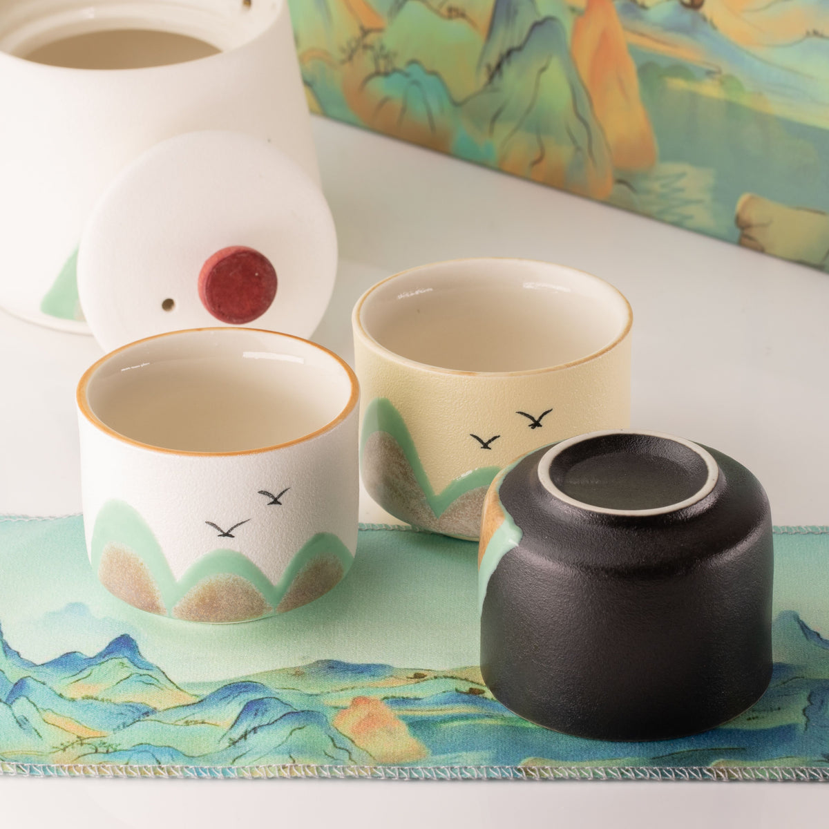 Thousand Miles Ceramic Tea Set — Teapot, 4 Cups & Ceremonial Cloth | Bamboo Grip