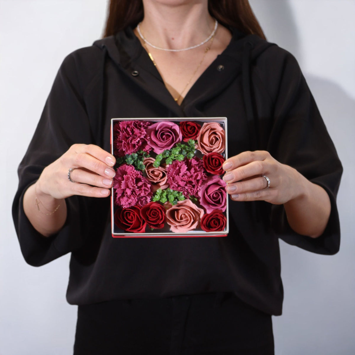 Vintage Roses Square Gift Box | Luxury Floral Gift | Birthday & Anniversary Gift for Her